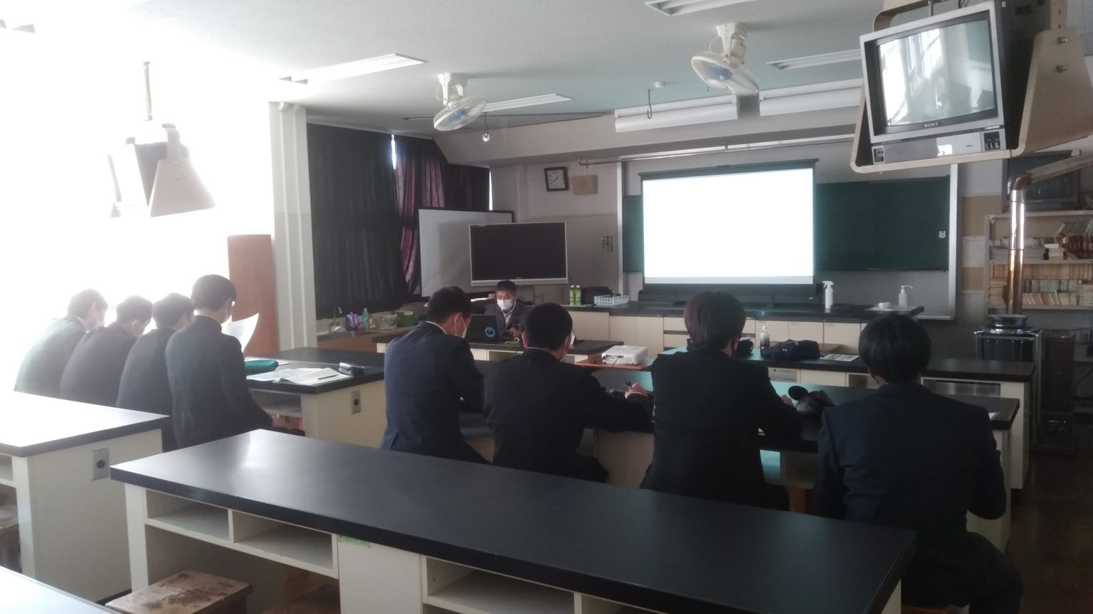 南安曇農業高等学校 2年生進路ガイダンス に参加してきました。 2021.12.09 土木工事 株式会社 小池 松本市 南安曇農業高等学校 2年生進路ガイダンス に参加してきました。 2021.12.09 土木工事 株式会社 小池 松本市